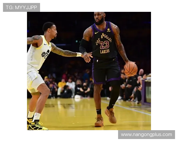 篮网再度失利杜兰特复出表现不佳詹姆斯领先湖人战胜雄鹿